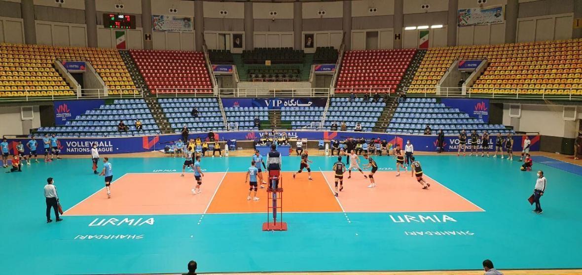 خبرنگاران آذرباتری ارومیه هم در مسابقات چهارجانبه والیبال از میهمان مغلوب شد